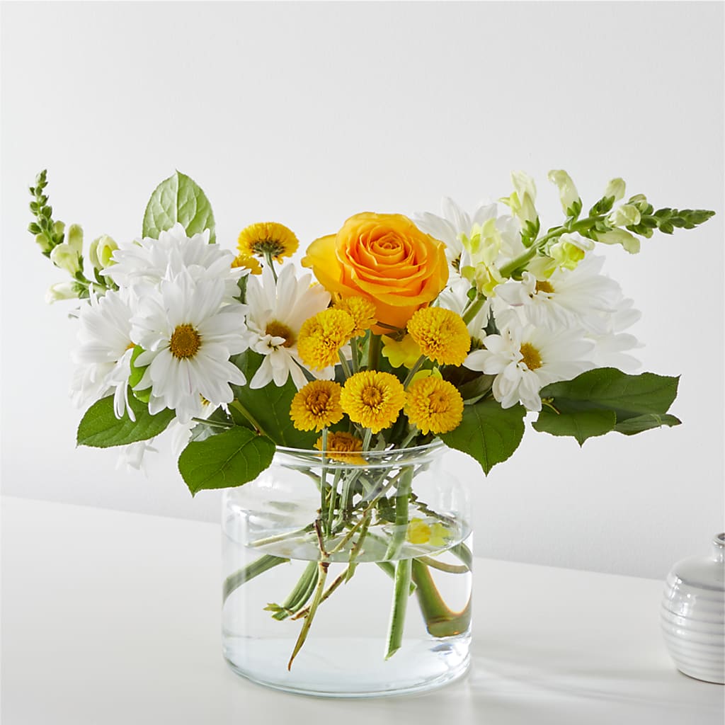 Sun Salutation Bouquet – YOUNG'S GREENHOUSE & FLOWER SHOP, Fort Wayne IN