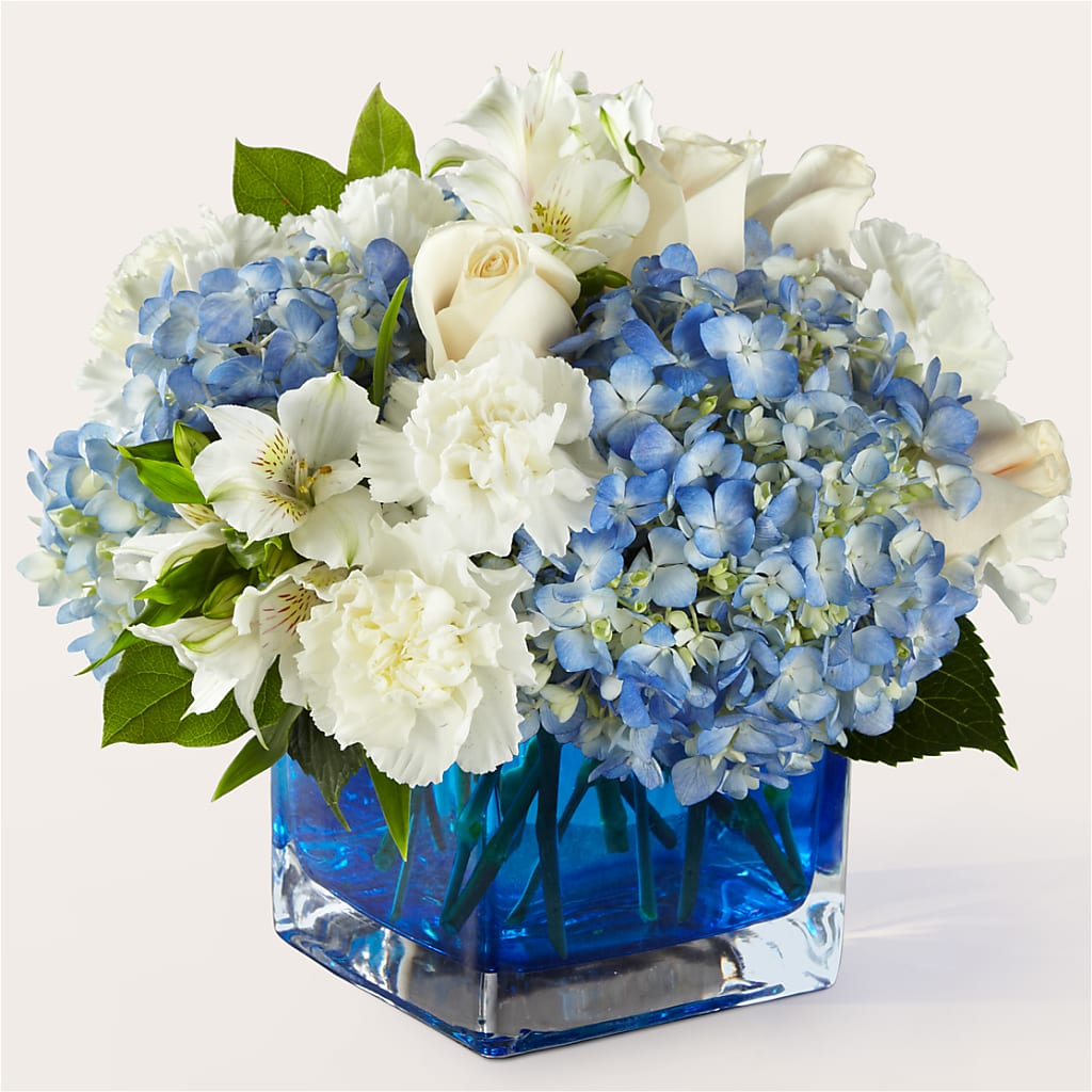 Soothing Waters Bouquet – YOUNG'S GREENHOUSE & FLOWER SHOP, Fort Wayne IN