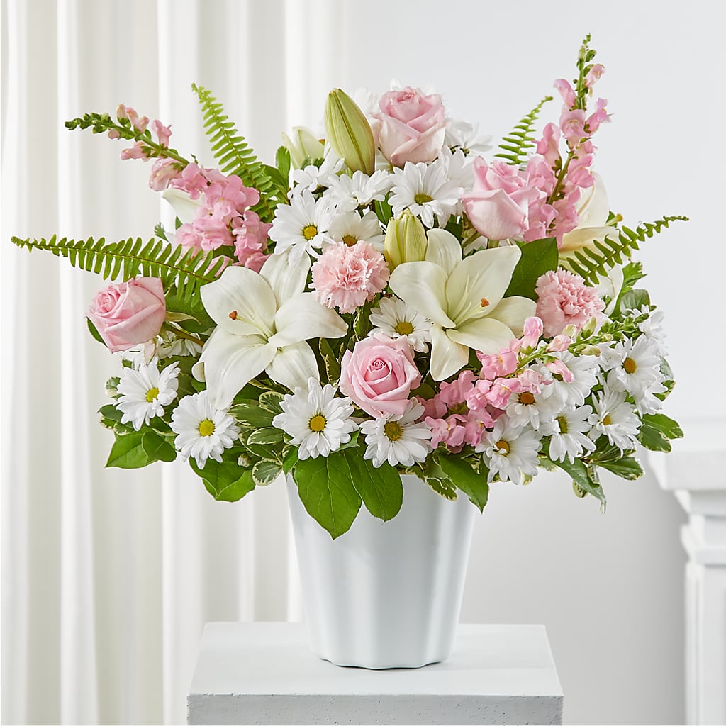 Soft Touch Tabletop Basket – YOUNG'S GREENHOUSE & FLOWER SHOP, Fort Wayne IN