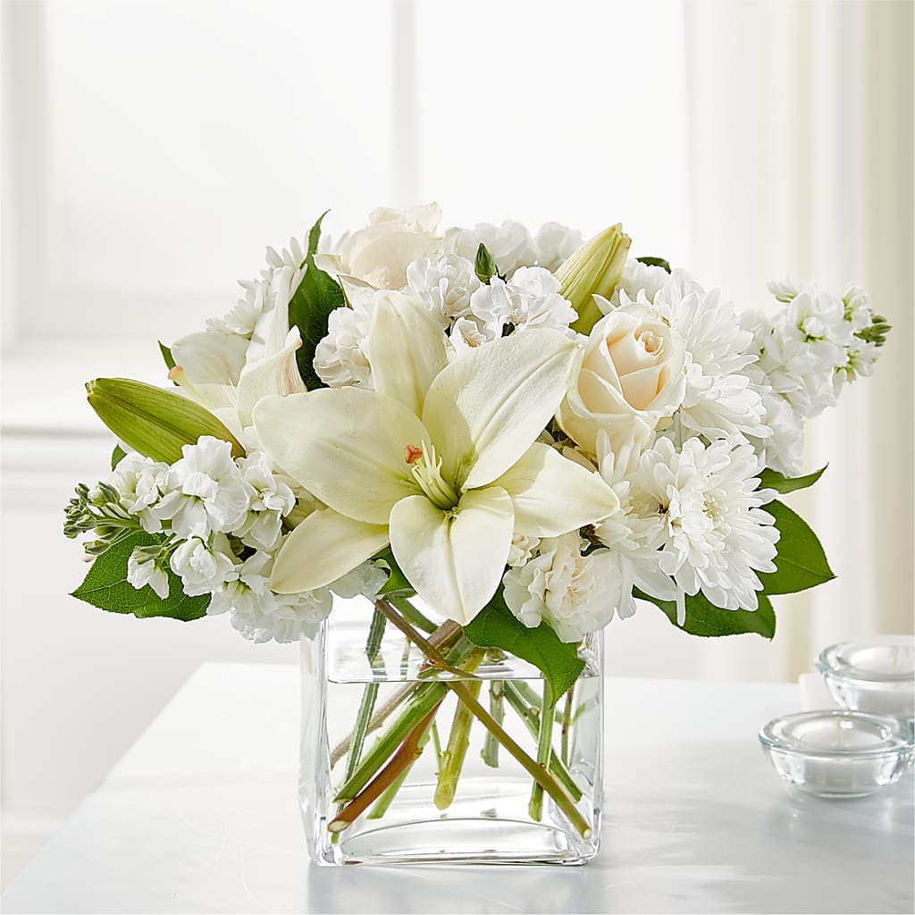 Gentle Breeze Bouquet – YOUNG'S GREENHOUSE & FLOWER SHOP, Fort Wayne IN
