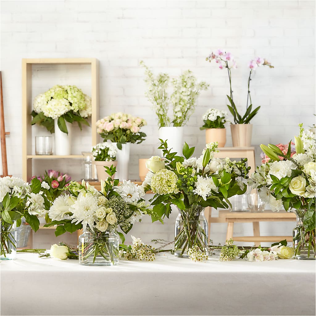 Classic Ivory – A Florist Original – YOUNG'S GREENHOUSE & FLOWER SHOP, Fort Wayne IN