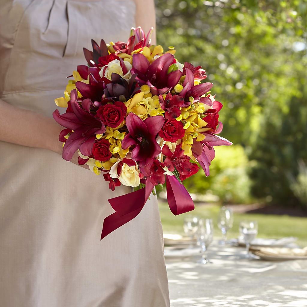 Sunningdale Bouquet – YOUNG'S GREENHOUSE & FLOWER SHOP, Fort Wayne IN