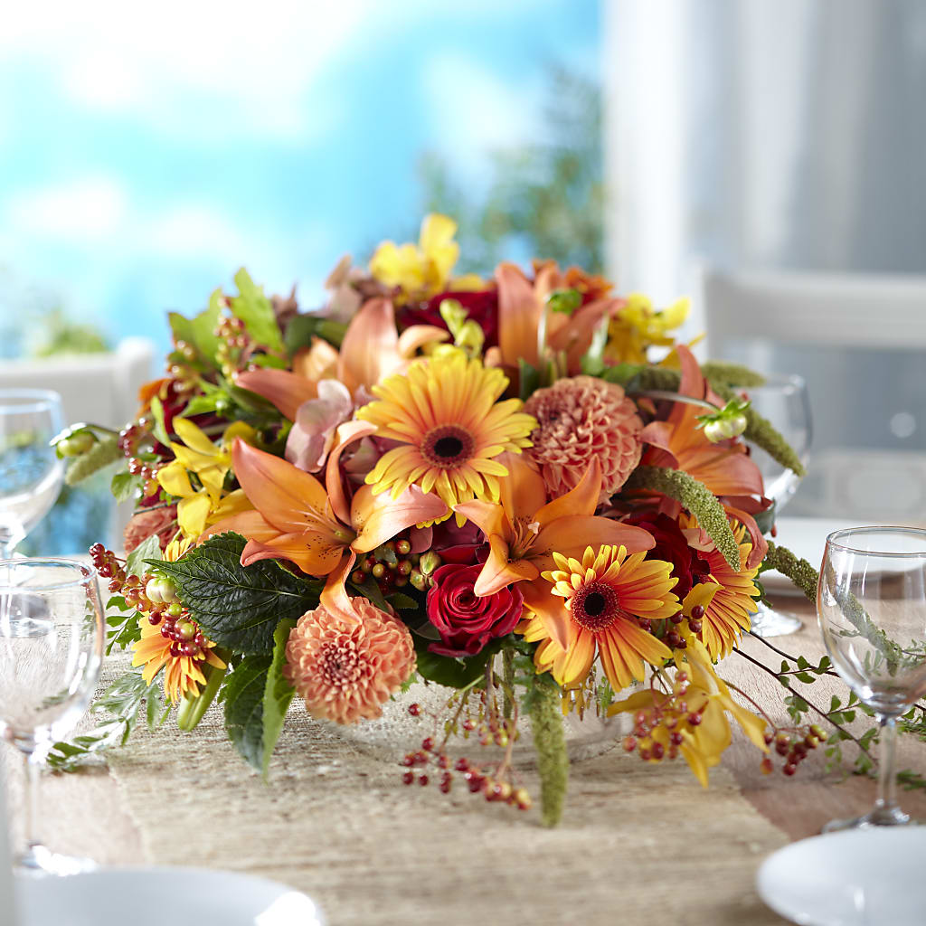 One and Only Centerpiece – YOUNG'S GREENHOUSE & FLOWER SHOP, Fort Wayne IN