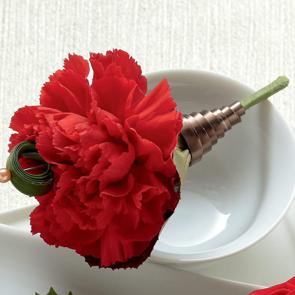 Red Carnation Boutonniere – YOUNG'S GREENHOUSE & FLOWER SHOP, Fort Wayne IN