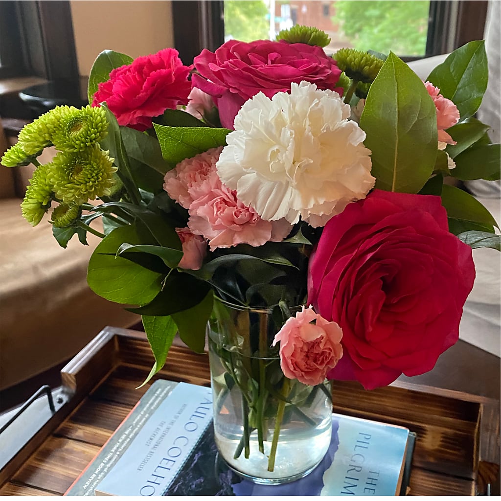 Sweet & Pretty Bouquet – YOUNG'S GREENHOUSE & FLOWER SHOP, Fort Wayne IN