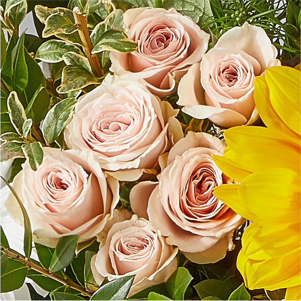 The Good Life Bouquet – YOUNG'S GREENHOUSE & FLOWER SHOP, Fort Wayne IN