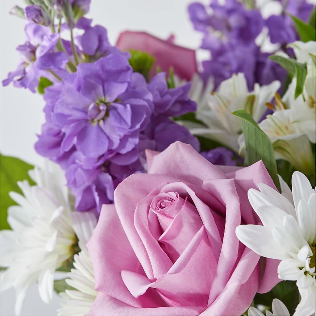 Garden of Peace Bouquet – YOUNG'S GREENHOUSE & FLOWER SHOP, Fort Wayne IN