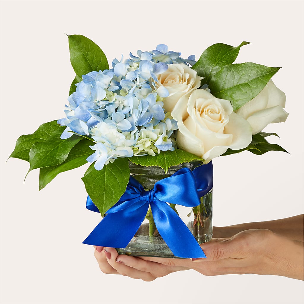 Sky Blue Delight Bouquet – YOUNG'S GREENHOUSE & FLOWER SHOP, Fort Wayne IN