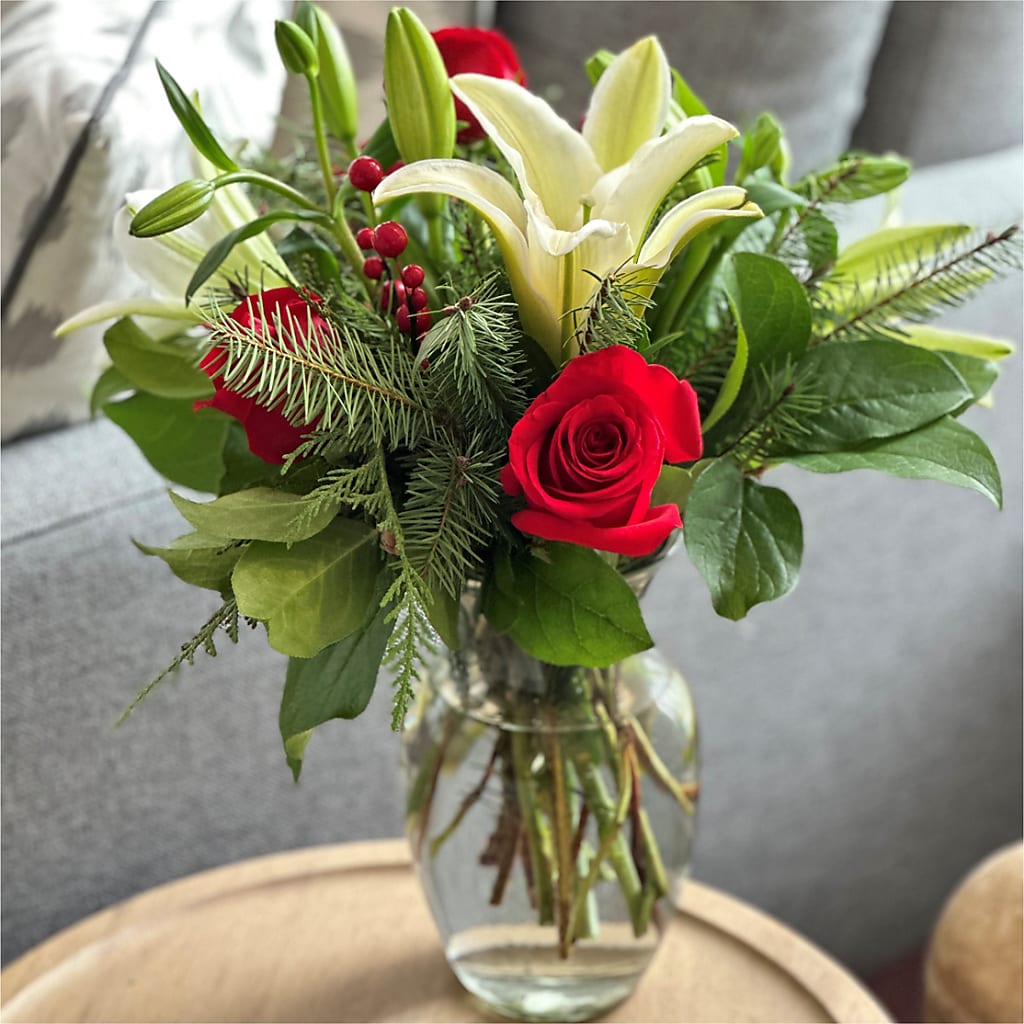 Sparkling Snowflakes Bouquet – YOUNG'S GREENHOUSE & FLOWER SHOP, Fort Wayne IN