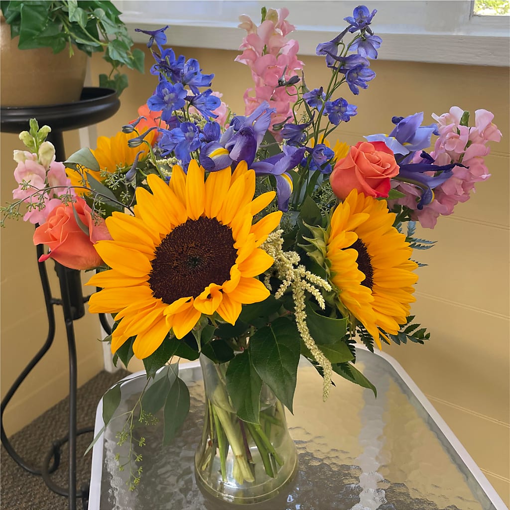 Rays of Life Bouquet – YOUNG'S GREENHOUSE & FLOWER SHOP, Fort Wayne IN