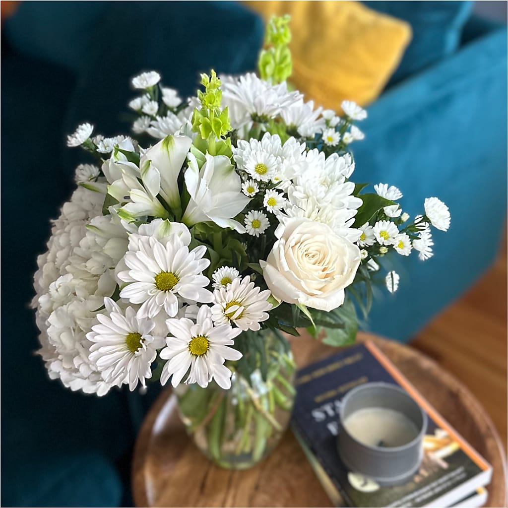 Classic Ivory – A Florist Original – YOUNG'S GREENHOUSE & FLOWER SHOP, Fort Wayne IN