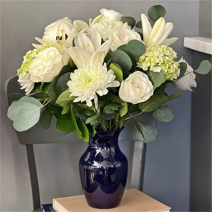 Snowy Dreams Bouquet – YOUNG'S GREENHOUSE & FLOWER SHOP, Fort Wayne IN