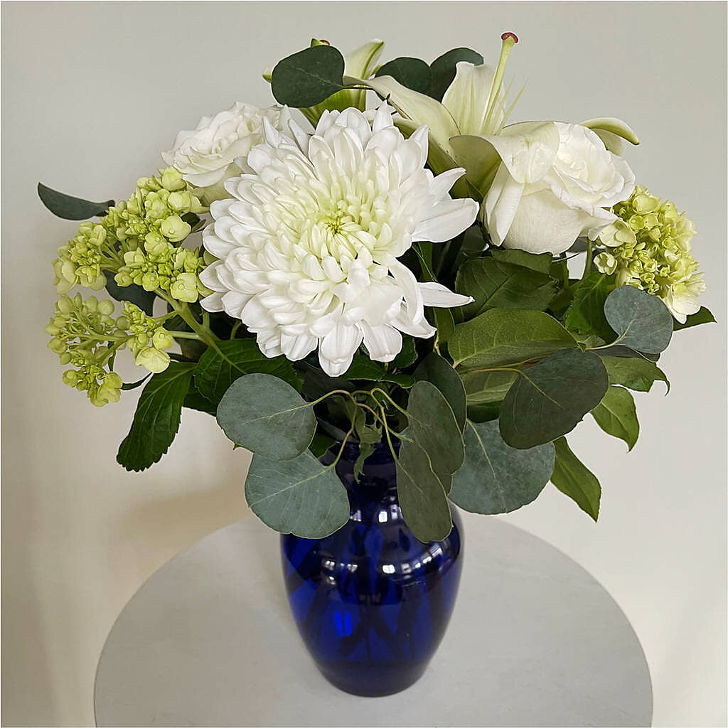 Snowy Dreams Bouquet – YOUNG'S GREENHOUSE & FLOWER SHOP, Fort Wayne IN