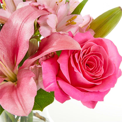 Lots of Love Bouquet – YOUNG'S GREENHOUSE & FLOWER SHOP, Fort Wayne IN