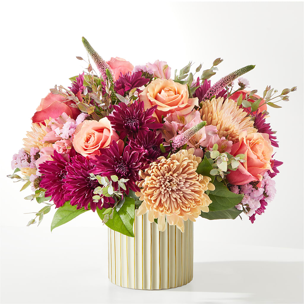 Berry Cobbler Bouquet with Ivory Vase – YOUNG'S GREENHOUSE & FLOWER SHOP, Fort Wayne IN