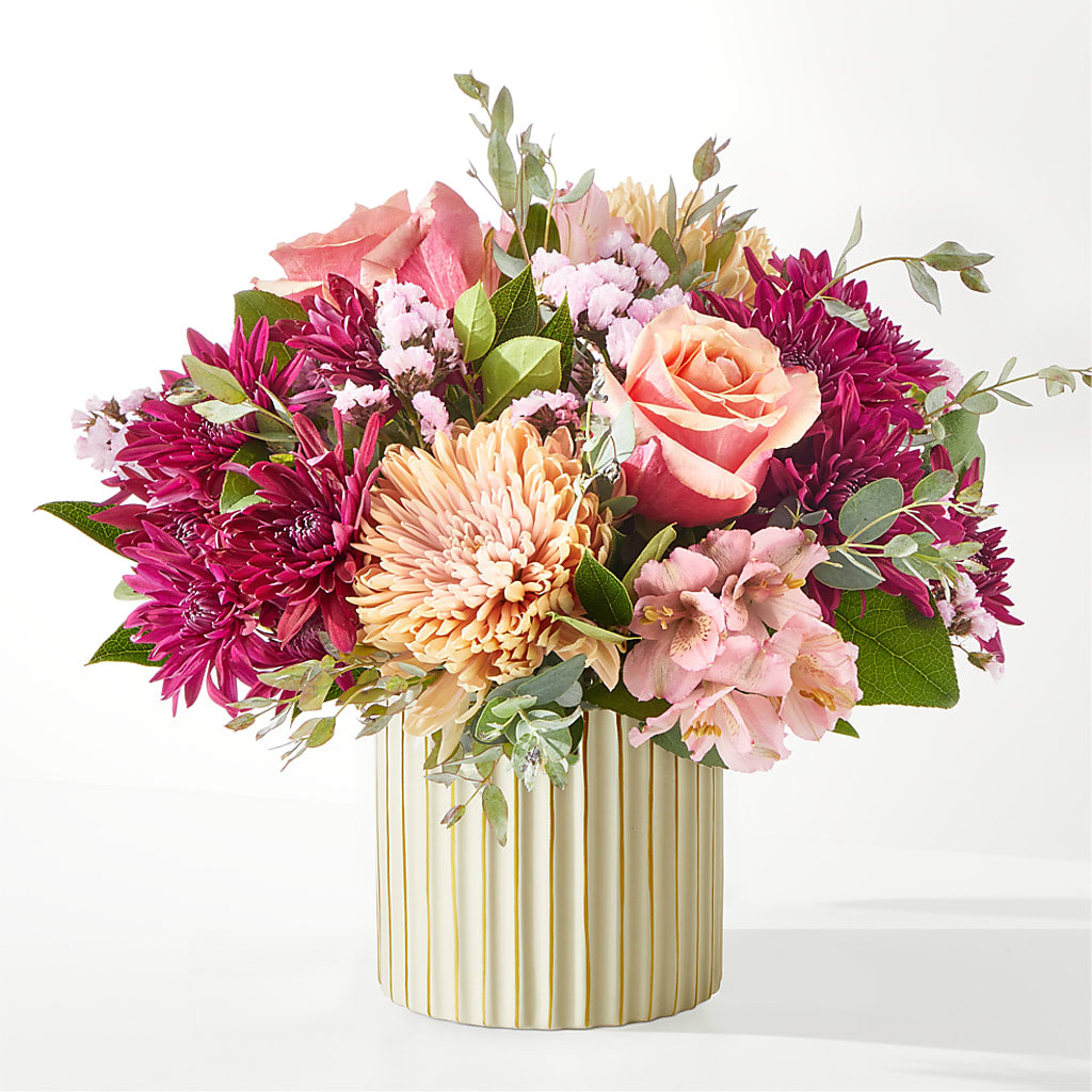Berry Cobbler Bouquet with Ivory Vase – YOUNG'S GREENHOUSE & FLOWER SHOP, Fort Wayne IN