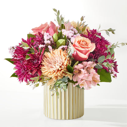 Berry Cobbler Bouquet with Ivory Vase – YOUNG'S GREENHOUSE & FLOWER SHOP, Fort Wayne IN