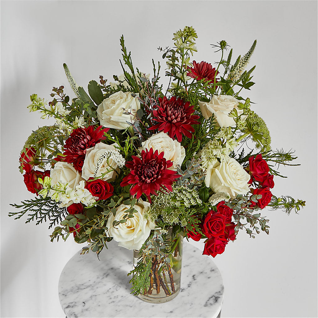 Favorite Traditions Bouquet – YOUNG'S GREENHOUSE & FLOWER SHOP, Fort Wayne IN