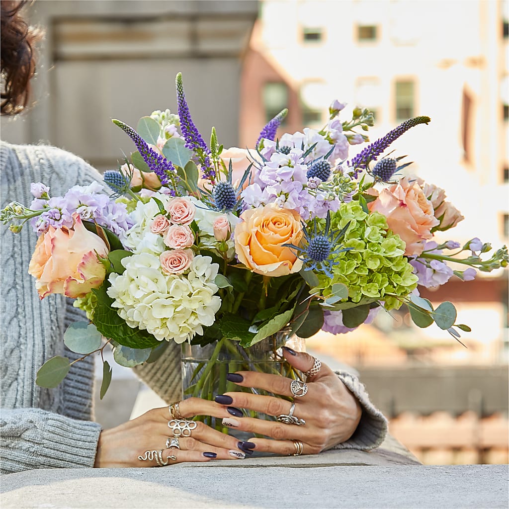 Porch Swing Bouquet – YOUNG'S GREENHOUSE & FLOWER SHOP, Fort Wayne IN