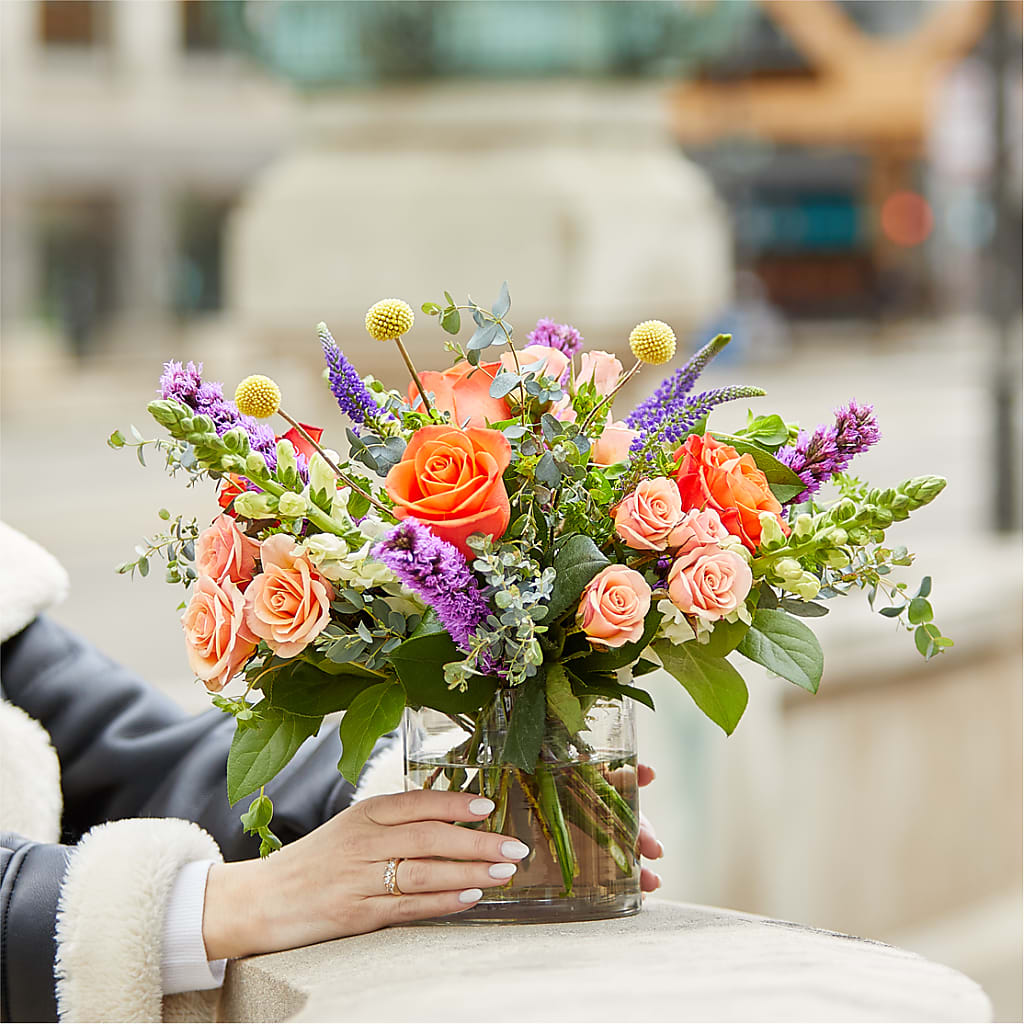 The Standout Bouquet – YOUNG'S GREENHOUSE & FLOWER SHOP, Fort Wayne IN