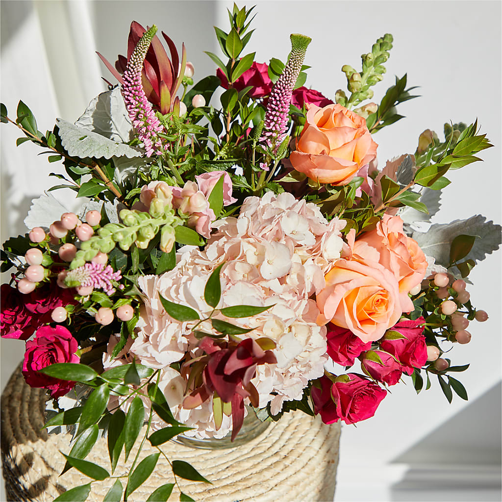 Glitz & Glam Bouquet – YOUNG'S GREENHOUSE & FLOWER SHOP, Fort Wayne IN