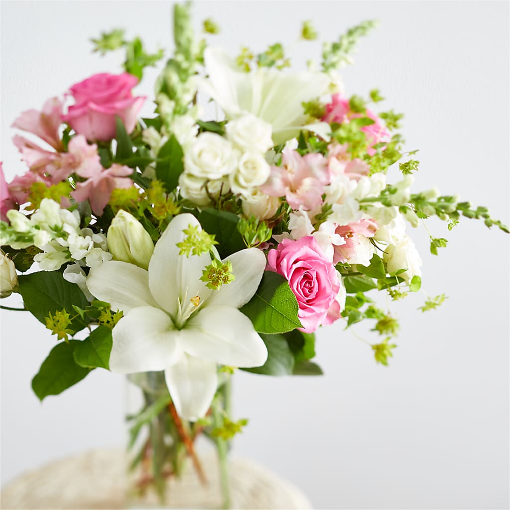 Fondly Bouquet – YOUNG'S GREENHOUSE & FLOWER SHOP, Fort Wayne IN