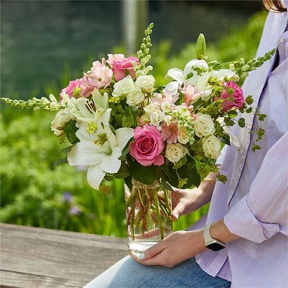 Fondly Bouquet – YOUNG'S GREENHOUSE & FLOWER SHOP, Fort Wayne IN